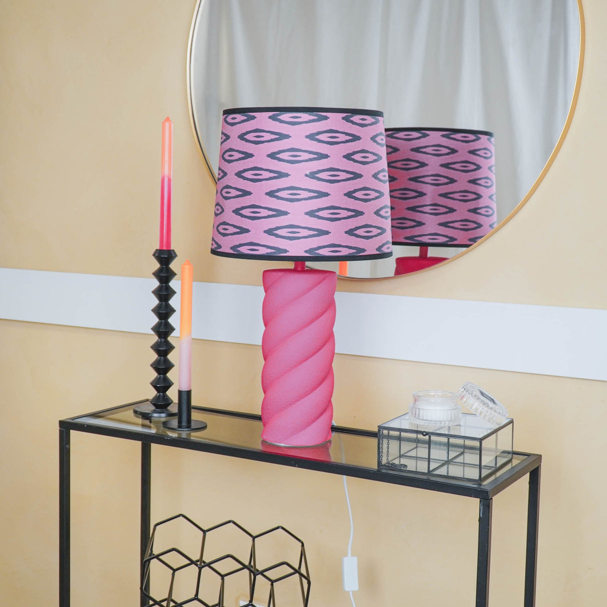 Tischlampe - Gedrehter Speck - Keramik - Neonpink - 12x12x28cm