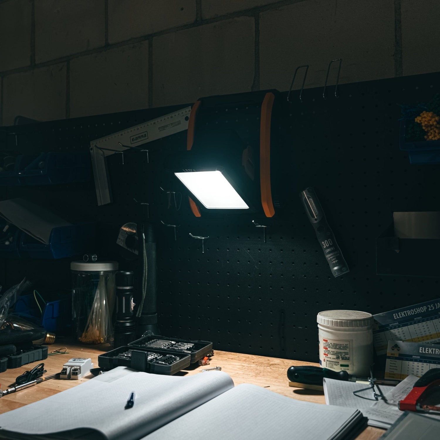 LED's Work 18 V kabellose LED-Arbeitsleuchte 2900 – funktioniert mit Akkus von Makita, Bosch, Dewalt, Milwaukee, Metabo – IP54