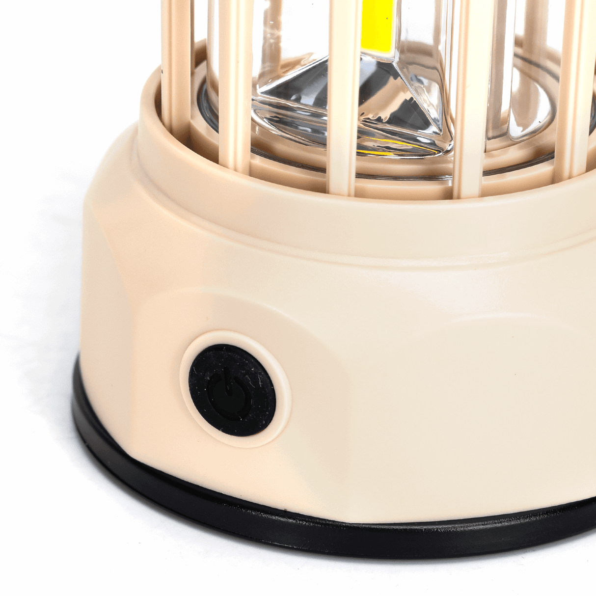 Aigostar energiezuinige kampeerlamp met veilige behuizing en duidelijke aan/uit-knop