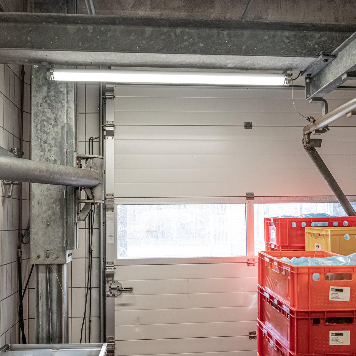 FarmPro LED TL-Leuchte 150 cm - Landwirtschaftliche LED TL-Beleuchtung - Ammoniak- und wasserbeständig - IP69K