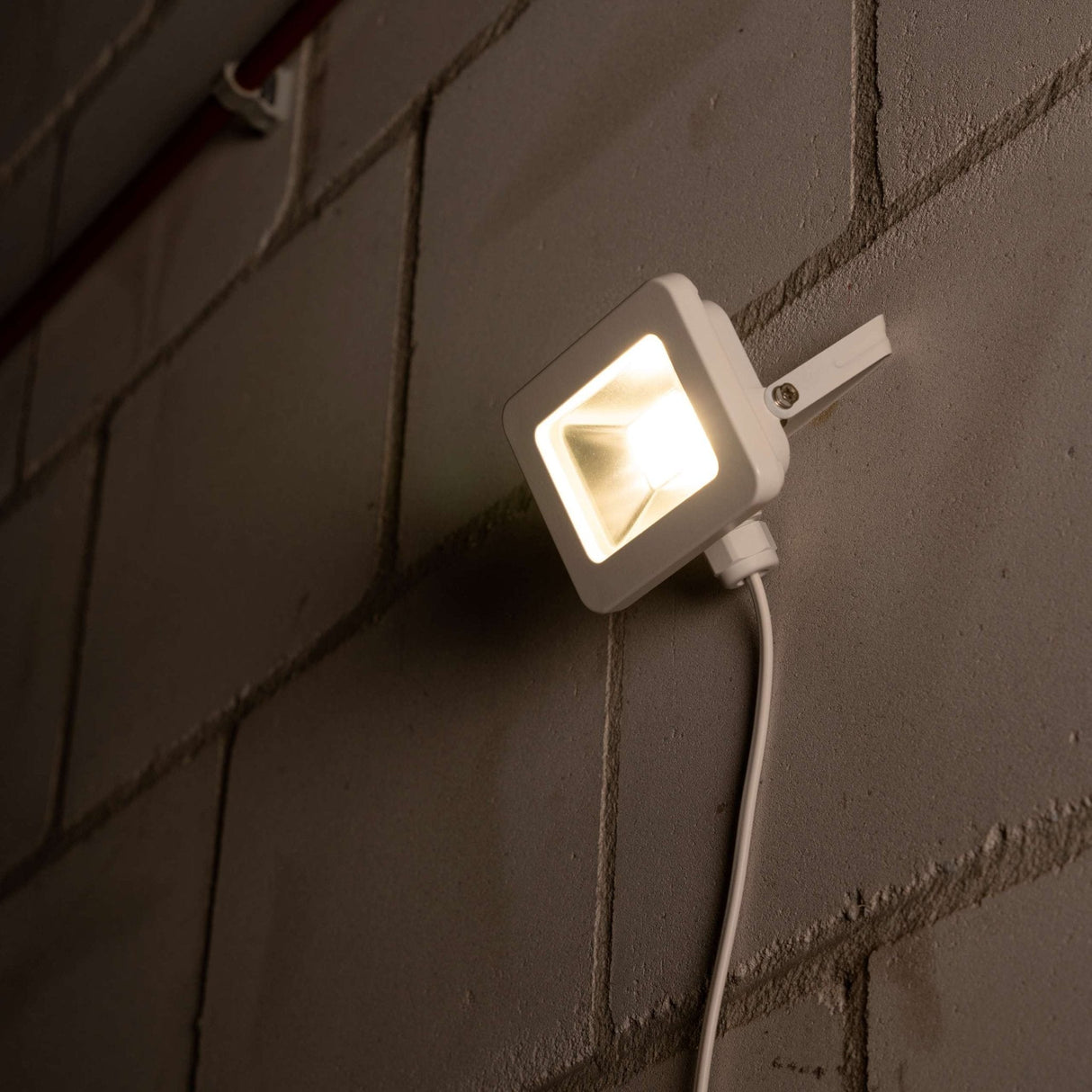 LED-Strahler, kaltweiß 4000 K – 10 W, 1100 Lumen – IP65 wasserdicht – weiß