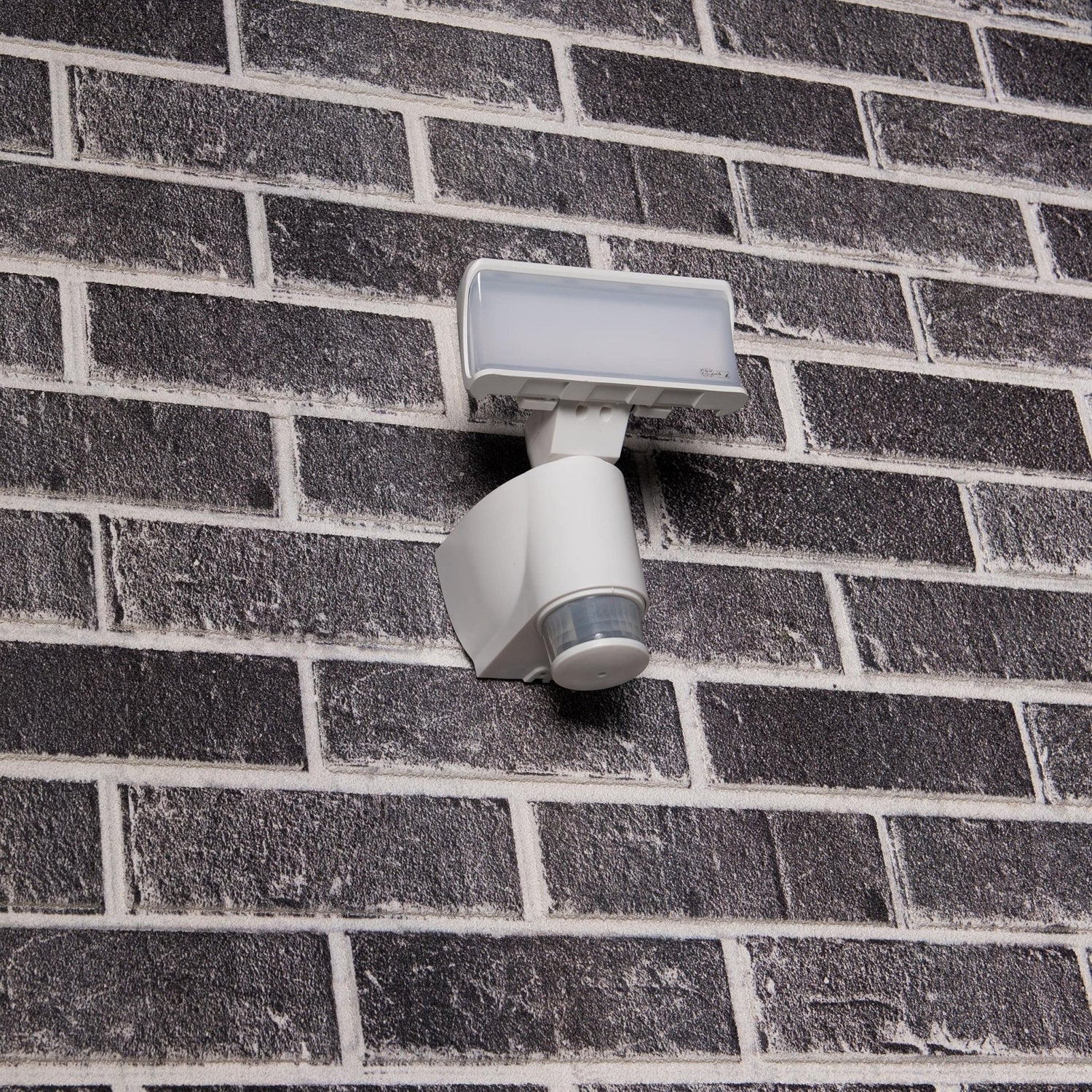 LED's Light LED Floodlight with Sensor - Automatic Motion Tracking - White