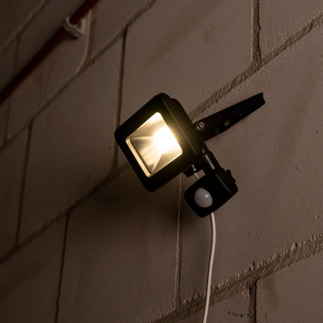 LED-Flutlicht 1100 - Mit Licht- und Bewegungssensor - Innen & Außen - 10W - Schwarz