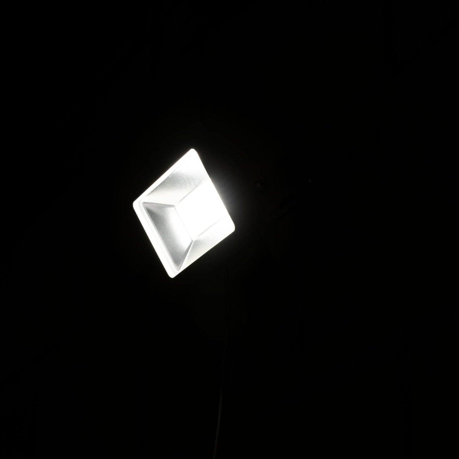 LED-Flutlicht 3300 - Mit Licht- und Bewegungssensor - Innen & Außen - 30W - Weiß