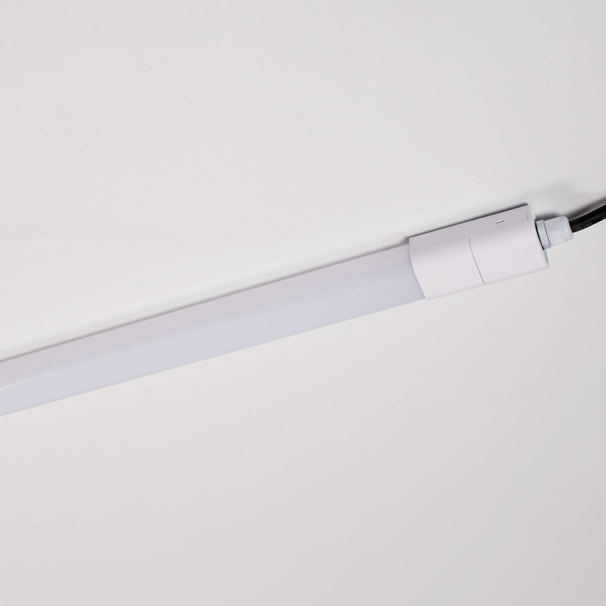 2er-Pack – LED-Leuchte, LED-TL-Beleuchtung komplett, 60 cm – geeignet für den Außen- und Innenbereich – 1725 lm