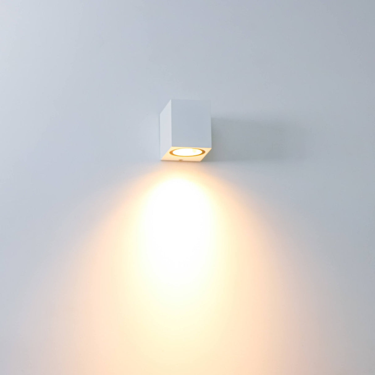 NØRD Down - LED's Light LED Wandleuchte für den Außenbereich mit GU10-Fassung - Quadratisch - IP44 - Weiß - Modell Rome