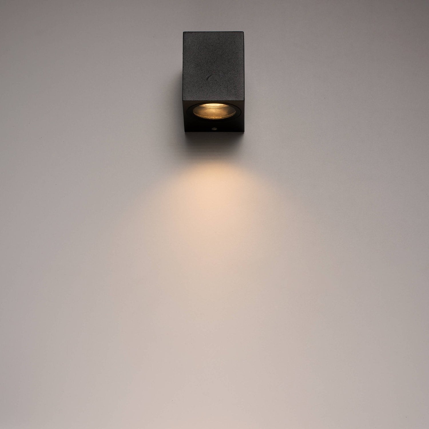 NØRD Down - LED's Light LED-Wandleuchte für den Außenbereich mit GU10-Fassung - Quadratisch - IP44 - Schwarz - Modell Rome