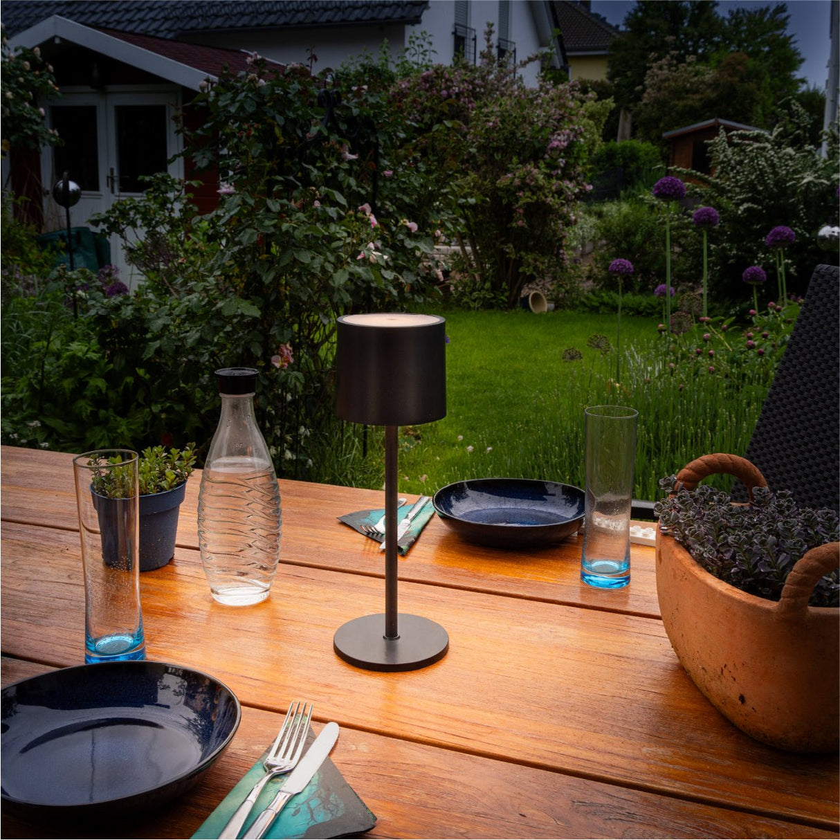 LED's Light Tafellamp op accu - oplaadbaar en draadloos - voor binnen en buiten - 3 kleuren licht - Zwart