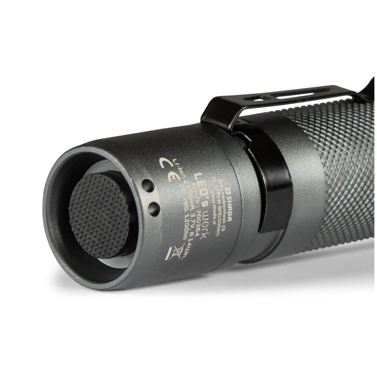 Wiederaufladbare LED-Taschenlampe (USB-C) – 1200 Lumen – Dimmbar – Kaltweiß (5000 K) – Wasserdicht (IPX7) – Zoomfunktion