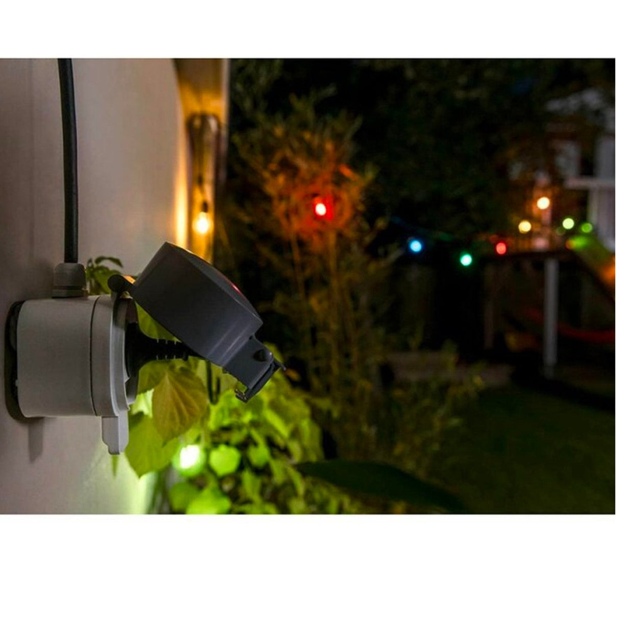LEDVance Smart Outdoor-Steckdose mit App - Ein- und Ausschalten mit dem Telefon - IP44