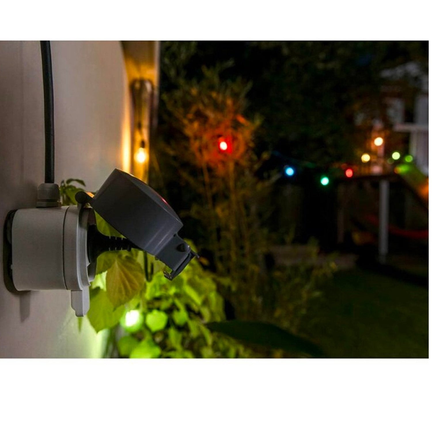 LEDVance Smart Outdoor-Steckdose mit App - Ein- und Ausschalten mit dem Telefon - IP44