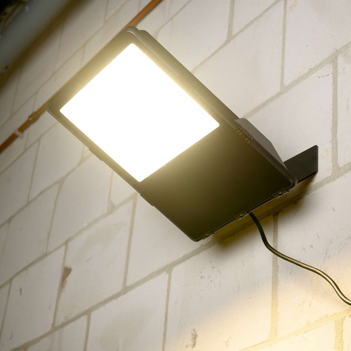 Premium-LED-Flutlicht 150 W – 30 Jahre Lebensdauer – IP66 wasserdicht – 24.000 lm