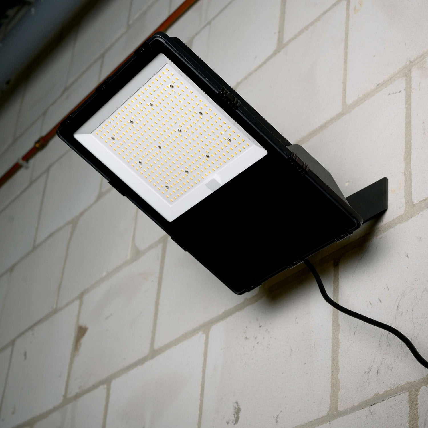 Premium-LED-Flutlicht 150 W – 30 Jahre Lebensdauer – IP66 wasserdicht – 24.000 lm