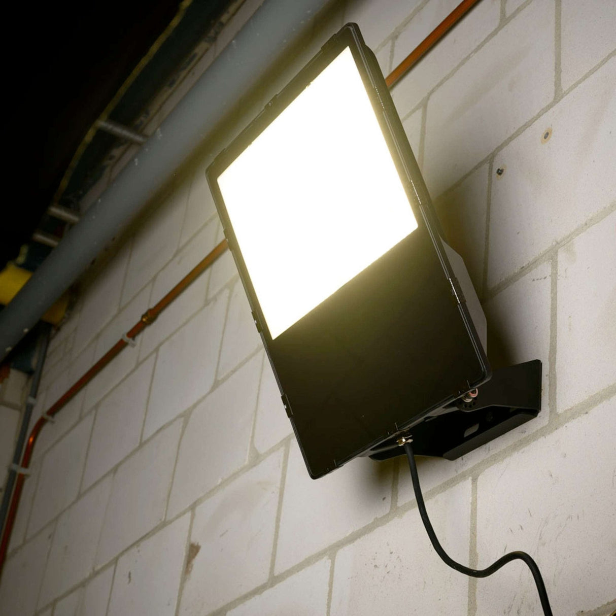 Premium-LED-Flutlicht 300 W – 30 Jahre Lebensdauer – IP66 wasserdicht – 50.000 lm