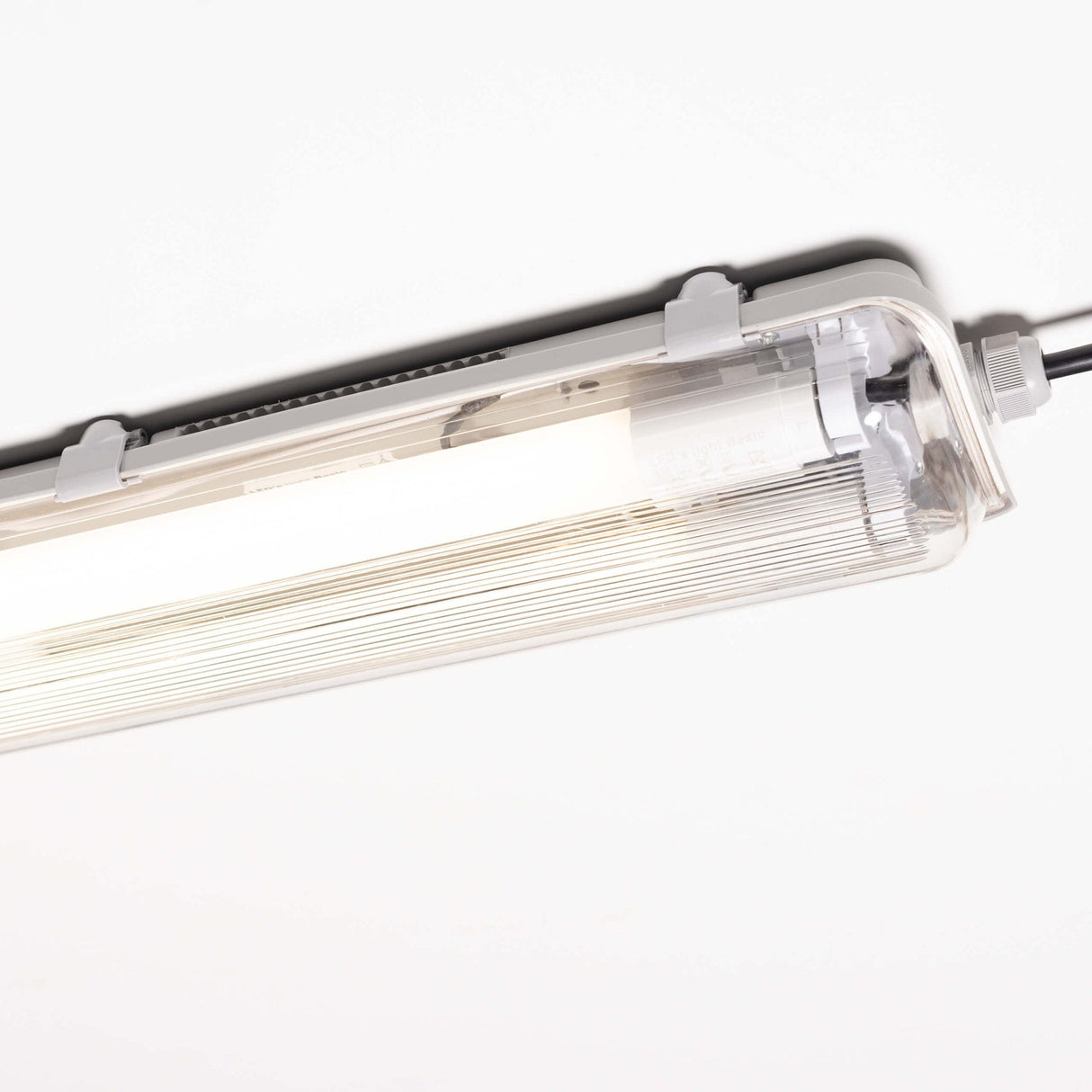 Proventa dubbele LED TL verlichting 60 cm – Incl. 2 LED TL buizen – IP65 waterdicht – 2160 lumen