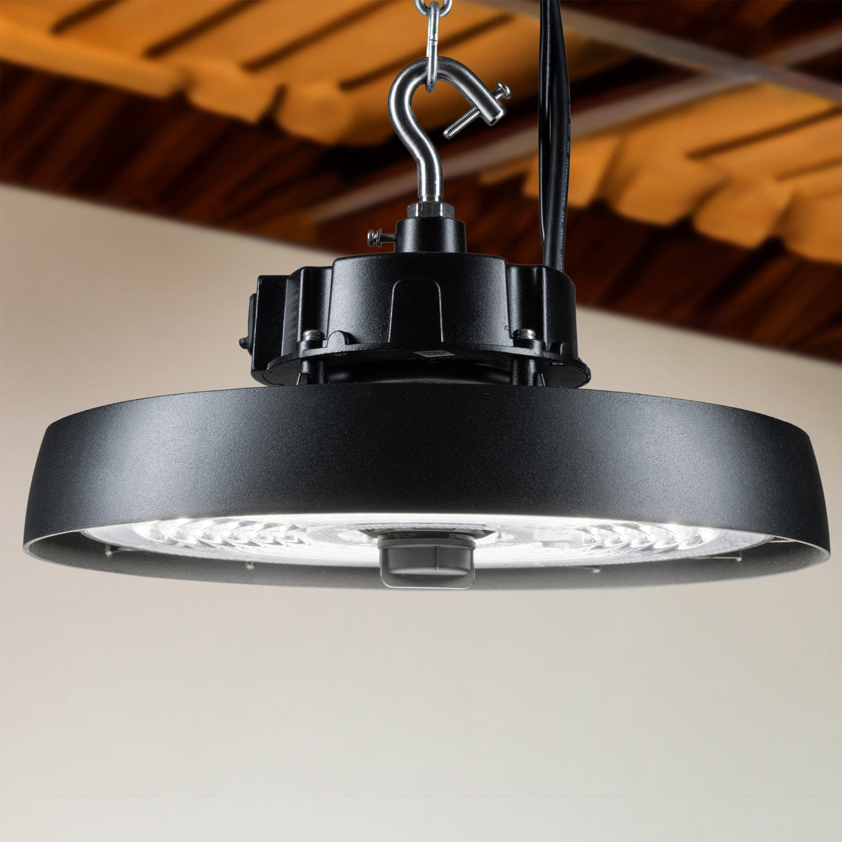 LED-Hallenleuchte 200 W – 38400 Lumen – 4000 K – Schutzart IP65 – Dimmbar – Energieeffizienzklasse A