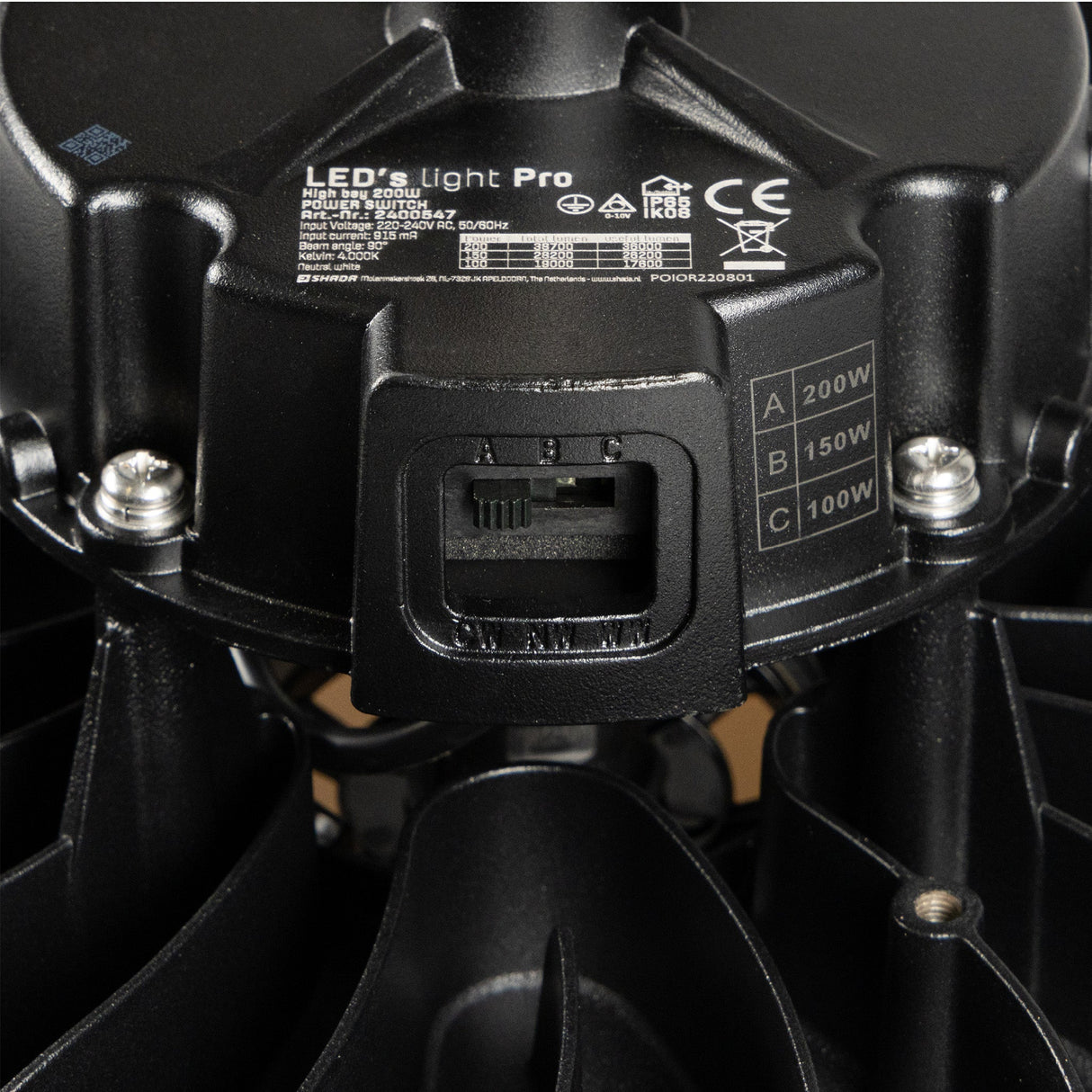 LED-Hallenleuchte 200 W – 38400 Lumen – 4000 K – Schutzart IP65 – Dimmbar – Energieeffizienzklasse A