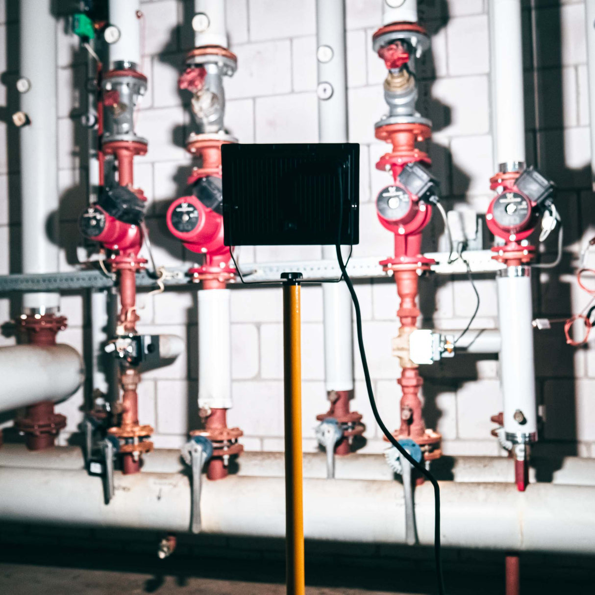 LED-Arbeitsleuchte mit Stativ, 4250 Lumen, 50 W, Kaltweiß (4000 K), Schutzart IP54, verstellbar bis 120 cm