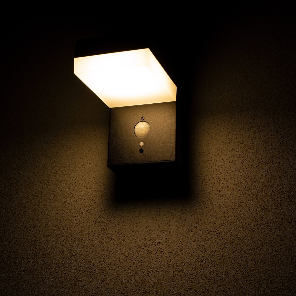 LED-Wandleuchte von LED's Light RVS mit Solarbetrieb und Bewegungsmelder – Kabellos – Quadratisch – 3 Modi – Schwarz