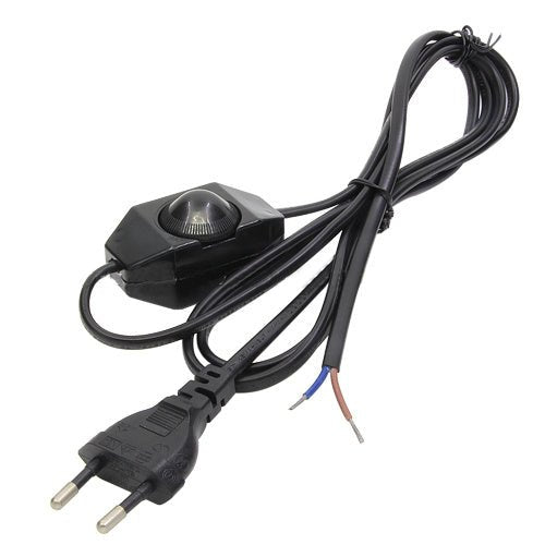Zwart stekkersnoer met dimmer voor LED verlichting, ideaal voor sfeervolle verlichting in huis.
