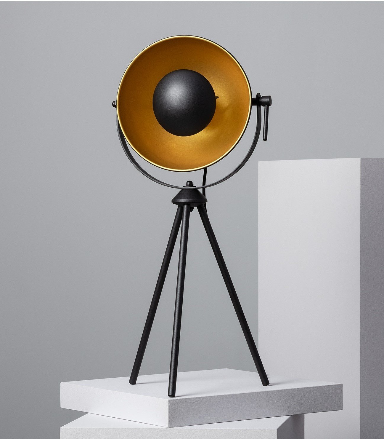 Tafellamp industrieel | driepoot statief | buiten zwart - binnen goud | 57cm x 26cm - LEDPLANET.NL