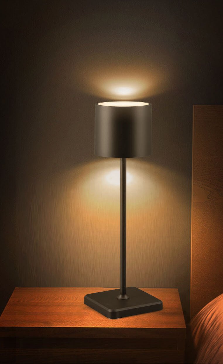 TouchDim wiederaufladbare LED-Tischlampe – Dimmbar durch Berührung – Innen und Außen – Schwarz