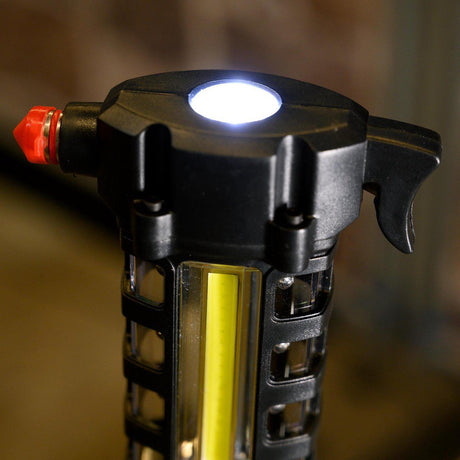 Wiederaufladbare LED-Notleuchte für Autos – 210 Lumen – mit Notfallhammer und Gurtschneider – 2 Leuchtpunkte