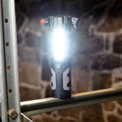 Akumulatorowe awaryjne oświetlenie LED do samochodu – 210 lumenów – z młotkiem awaryjnym i przecinakiem do pasów – 2 punkty świetlne