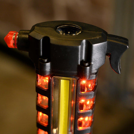 Wiederaufladbare LED-Notleuchte für Autos – 210 Lumen – mit Notfallhammer und Gurtschneider – 2 Leuchtpunkte