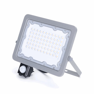 Graue Außenleuchte | LED-50-W-Flutlicht = 450 W Halogen | IR-Sensor | kaltweiß 4000 K | wasserdicht IP65 – LEDPLANET.NL