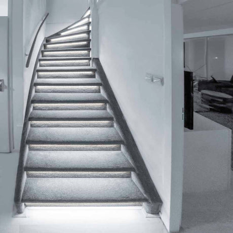 Kit d’éclairage LED pour escalier - 2100 lumens - 2.5W - Blanc froid 4000K - 15 marches x 80cm - Variable - IP20 - 15 pièces
