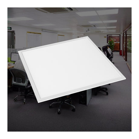 Edge-lit LED paneel in kantoor