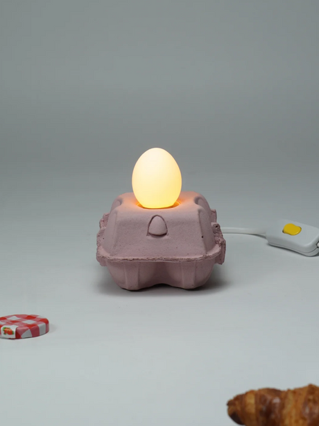 EggboxLAMP Rosé with an atmospheric egg-shaped lamp in a pink egg carton