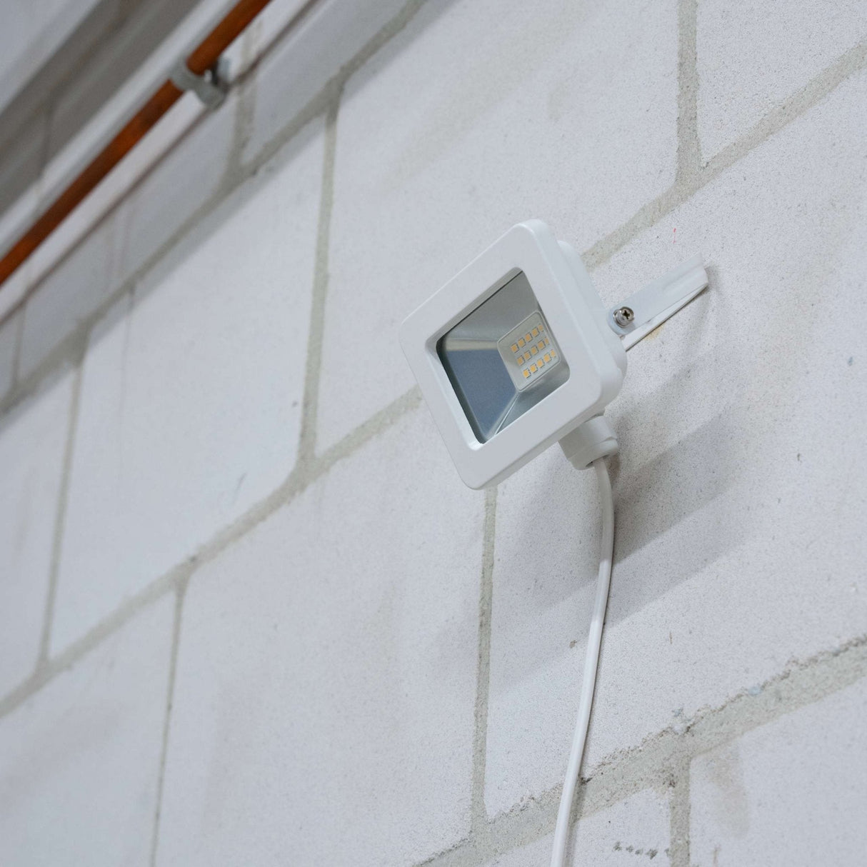 LED-Strahler, kaltweiß 4000 K – 10 W, 1100 Lumen – IP65 wasserdicht – weiß