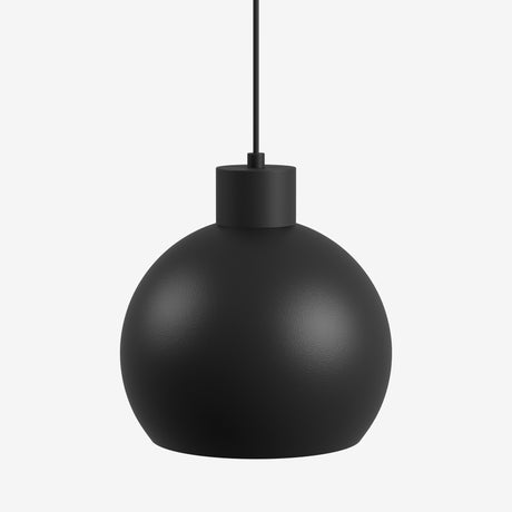 Zwarte bolvormige LED hanglamp van Studio Monton met een moderne en elegante uitstraling