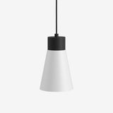Hanglamp Desert Dawn in tijdloos wit en zwart, perfect voor moderne interieurs
