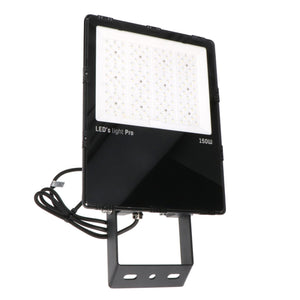 LED schijnwerper koelwit 4000K - 150W 19500 lumen - IP66 waterdicht corrosiebestendig C4 - zwart