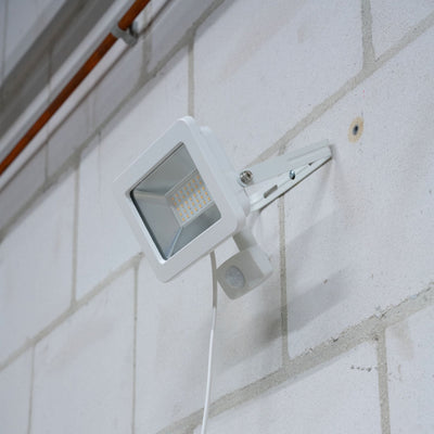Faro LED con sensore di movimento e sensore crepuscolare - 30W 3300 lumen - IP44 - Bianco