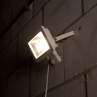 Faro LED con sensore di movimento e sensore crepuscolare - 30W 3300 lumen - IP44 - Bianco