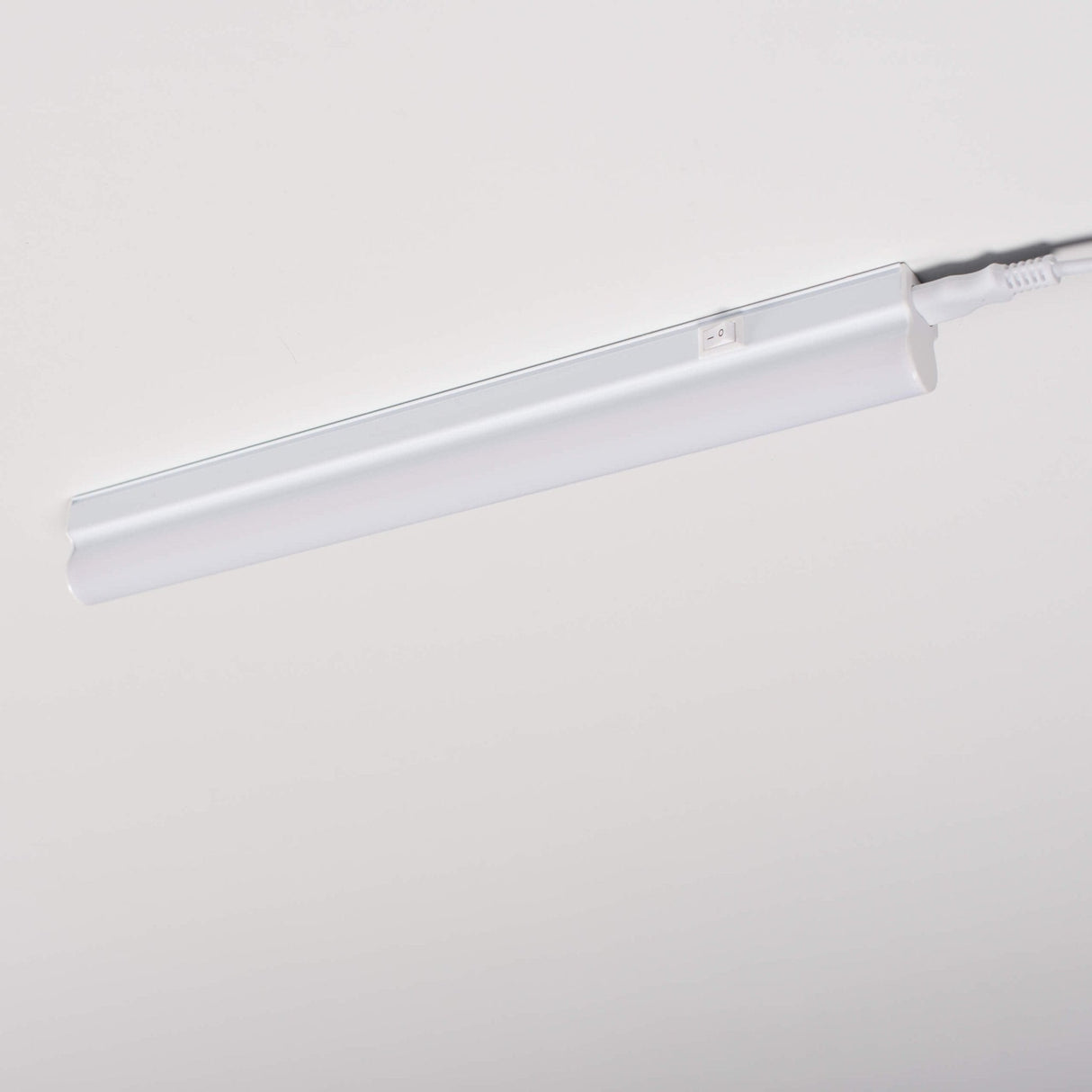 LED-T5-Leiste, kaltweiß, 4000 K, 30 cm, 400 Lumen, verbindbar, für Schränke und Küchen