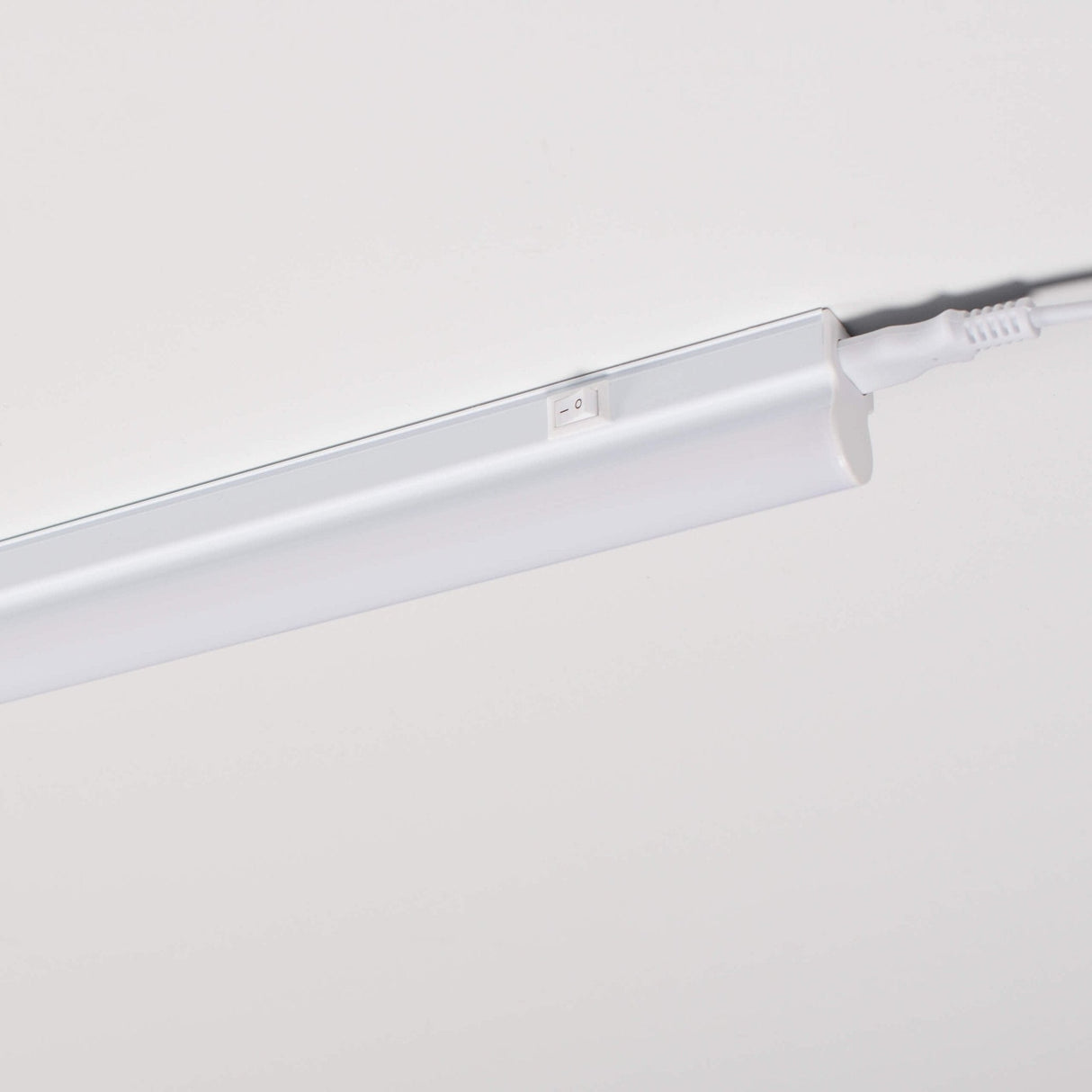 LED-T5-Leiste, kaltweiß, 4000 K, 30 cm, 400 Lumen, verbindbar, für Schränke und Küchen