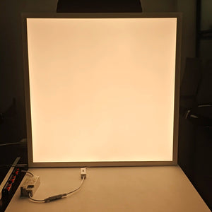 LED-Panel 600x600 – 3CCT – 28W – 3640-3920 Lumen – UGR<19 – Backlit schwarz – pro Stück