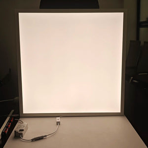 LED-Panel 600x600 – 3CCT – 28W – 3640-3920 Lumen – UGR<19 – Backlit schwarz – pro Stück