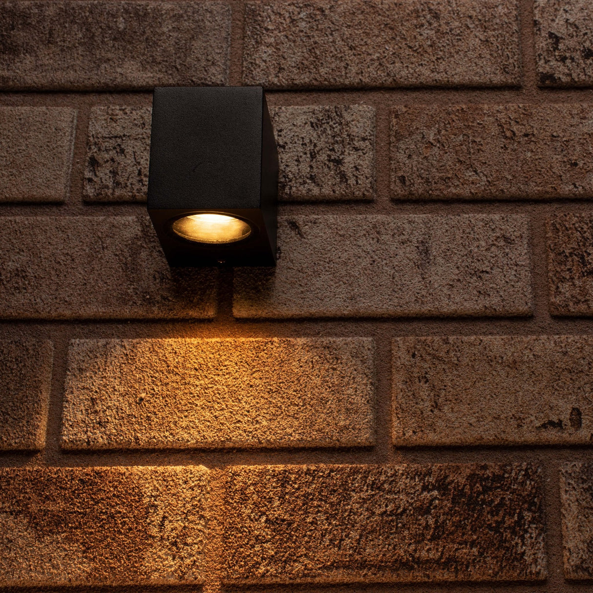 NØRD Down - LED's Light LED-Wandleuchte für den Außenbereich mit GU10-Fassung - Quadratisch - IP44 - Schwarz - Modell Rome