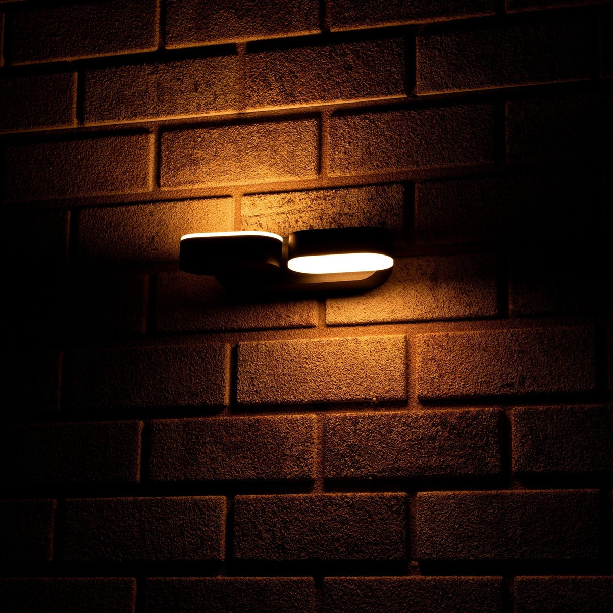 LED's Light Doppelte LED-Außenleuchte - Modell Rieti - Warmweiß - IP44 wasserdicht - Schwarz