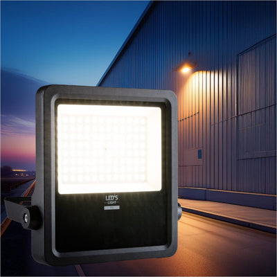LED-Flutlicht, 12750 Lumen, 100 W, Warmweiß (3000 K), Kaltweiß (4000 K), Tageslichtweiß (5000 K), Schutzart IP65, Korrosionsschutzklasse IK08, Schutzart C4, 6 Helligkeitsstufen