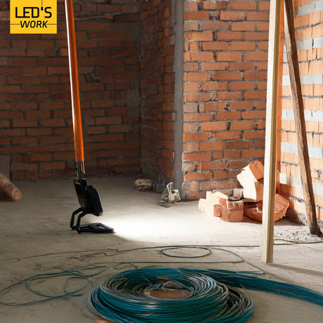 Foco de obra LED de 20W de LED's Work, recargable, 2000 - Funciona inalámbricamente con batería - Resistente al polvo y al agua - Blanco frío 4000K