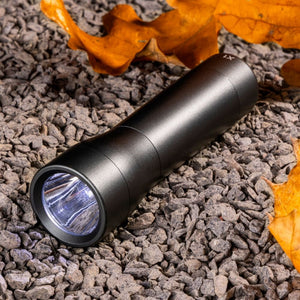 LED-Arbeitstaschenlampe mit Batterien (3x AAA) – 120 Lumen – IPX4 spritzwassergeschützt – Dimmbar in 3 Stufen
