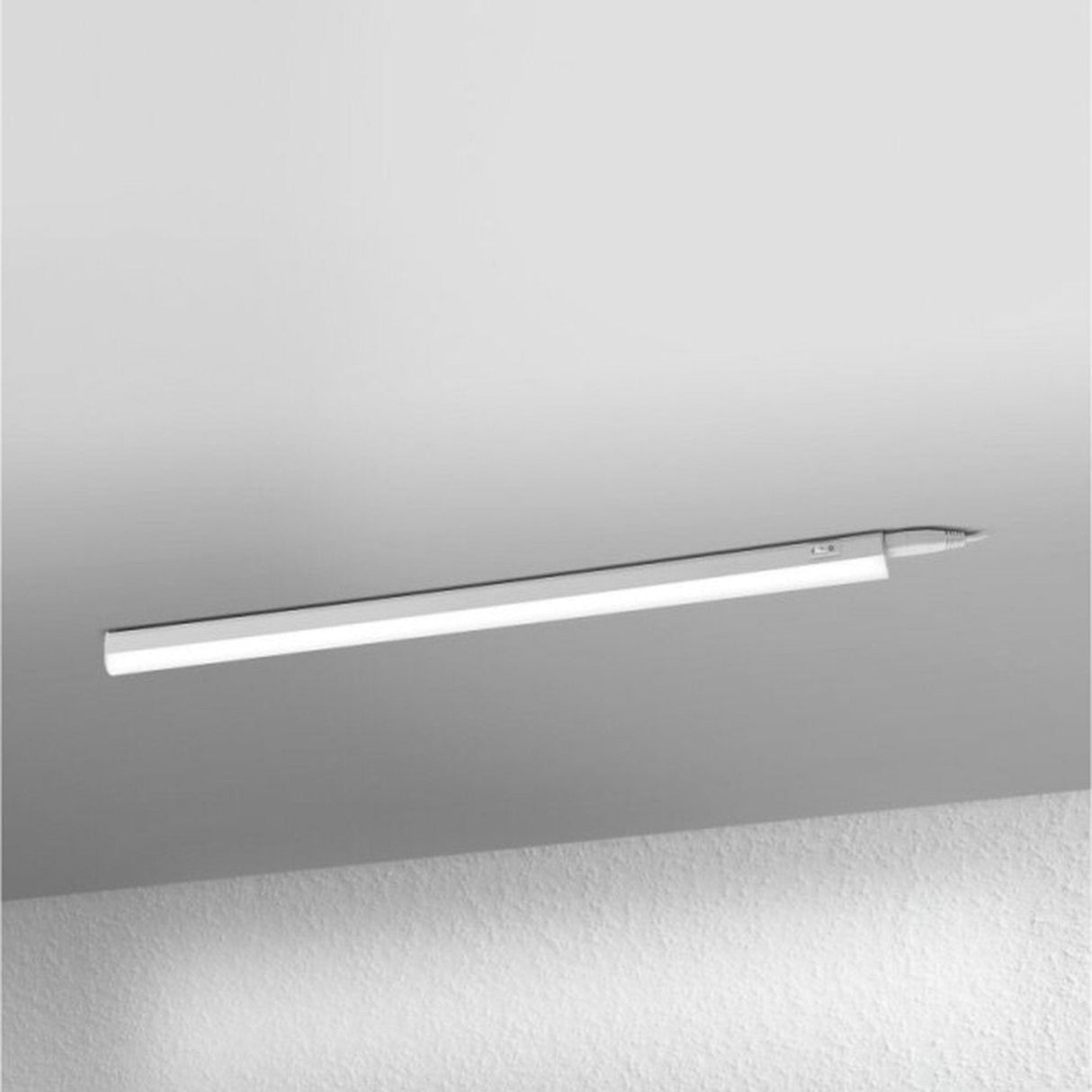 LEDVance LED-Unterbauleuchte 60 cm - Komplettset inkl. Netzteil und Anschlusskabel - 900 Lumen