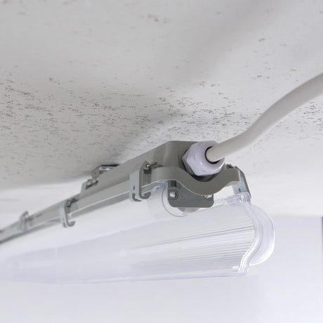 LED-Leuchte TL, 120 cm, 2160 Lumen, 18 W, Tageslichtweiß (6500 K), Schutzart IP65, wasserdicht, 120 lm/W